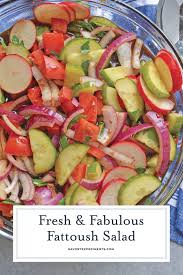 Fattoush Salad Is Of Arabic Descent Consisting Of Marinated Vegetables Usually Tomatoes And Radishes And Tossed Wit Fattoush Salad Marinated Vegetables Salad
