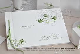 Ein hochzeitsgästebuch bietet platz für sprüche und bleibende erinnerungen an die schönsten momente an zeitloses gästebuch zur hochzeit mit einem baum. Romantisches Hochzeitsgastebuch Bluten Und Swarovskikristalle Bbft Atelier