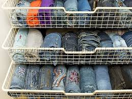 Wenn Du Die Jeans Rollst Hast Du Viel Bessere Ubersicht Und Sparst Dabei Platz Im Kleidersc Kleiderschrank Selbstgemachte Kleidung Kleiderschrank Platzsparend