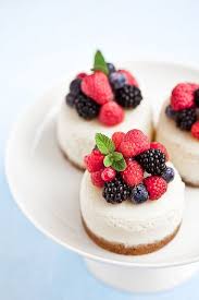 Nun aber zurück zum cheesecake im glas. New York Style Cheesecake Desserts Mini Cheesecakes Mini Desserts