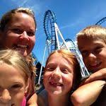 Celia Cummins's Instagram, Twitter & Facebook