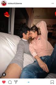 Fiel a su particular impronta urbana y pop, juan se asocia en… read more. Emi On Twitter Lo Bien Que Me Hacen Violeta Urtizberea Y Juan Ingaramo Como Pareja