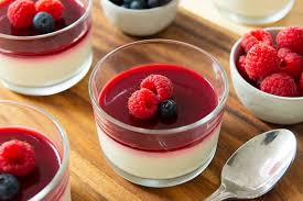 Gayet de nefis bir tatlı oldu. Panna Cotta Tarifi Feyabu