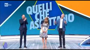 Mia ceran è una giornalista e conduttrice sportiva , attualmente impegnata alla conduzione di quelli che il calcio su rai 2 insieme al duo comico luca e paolo. Mia Ceran Diventera Mamma L Annuncio In Diretta Tv Zon