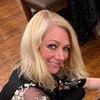 Marci Nichols's Instagram, Twitter & Facebook