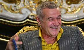 Gigi becali este patronul echipei steaua bucuresti, om de afaceri si politician roman. Prinde Gigi Becali Un Pot UriaÈ™ Replica Patronului De La Fcsb DupÄƒ Ce Ioan Becali I A Prezentat O OfertÄƒ Pentu Un JucÄƒtor