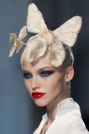 Weird photos gallery of strange and crazy haircuts and hairstyles. 28 Hottest Spring Summer Hairstyles For Women 2020 Pouted Com