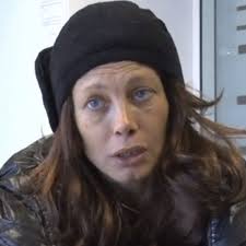 Depuis début 2012, mallaury nataf vit un véritable calvaire dans la rue. Mallaury Nataf La Star Du Miel Et Les Abeilles Est A Nouveau Sdf Femme Actuelle Le Mag