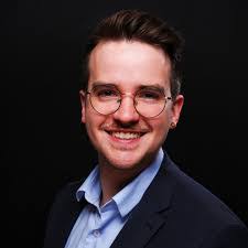 Tom Fleck's Instagram, Twitter & Facebook