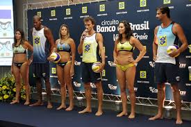 Nos jogos de 2016, o time masculino conquistou medalha de ouro. Mari Paraiba Apresenta Novos Uniformes Do Volei De Praia Uol Esporte