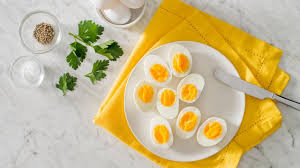 Vous allez pouvoir connaître le temps de cuisson idéal d'un oeuf à la coque, en fonction des options que vous aurez choisies pour le cuisiner. Les Åufs Cuits Durs Sante Et Faciles Lesoeufs Ca