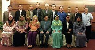 Background of corporation sarawak timber industry development corporation (stidc) also known as pusaka was established in june 1973 under the perbadanan perusahaan kemajuan kayu sarawak ordinance 1973. G K Lim With Managers And Senior Managers Of Sarawak Timber Industry Development Corporation At A Training Session 360 Degree Leadership Skills Sarawak Train
