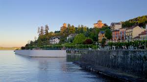 The basics stresa has been a popular retreat for centuries and has drawn famous visitors, ranging from charles dickens to ernest hemingway to clark how to get there stresa sits on the western shore of lake maggiore, over an hour northwest of milan. Ferienwohnung Stresa It Ferienhauser Mehr Fewo Direkt