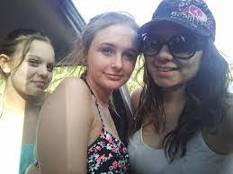 Mia Palmer's Instagram, Twitter & Facebook