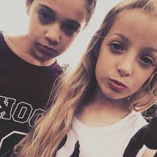 Ella Harvey (@ellalouharvey)