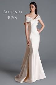 Antonio Riva Milan Wedding Dress Designer Who Exclusively Uses Luxurious Italian Fabrics For The Mo Bridesmaid Dresses Bridal Gowns Wedding Dress Inspiration