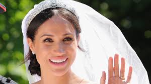 Bridesmaids help to bride to shine bright on her wedding day. Diy Wedding Makeup 5 Tips From The Pro Behind Meghan Markle S Bridal Look Vogue
