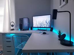 Minimal Setup On The Corner Computer Gaming Room Gaming Room Setup Video Game Rooms