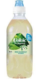Volvic natural mineral water comes from one of europe's largest nature reserves in the auvergne region of france. Volvic Tee Ungesusst Volvic
