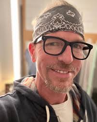 Jeffrey Sargent's Instagram, Twitter & Facebook