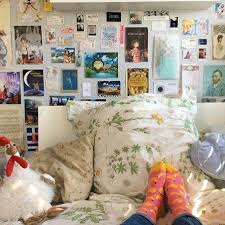 I Wish My Room Was Like This Comfy And Aesthetically Messy Artsy Arthoe Arthoeaesthetic Aesthetic Aest Aesthetic Bedroom Aesthetic Room Decor Room Inspo