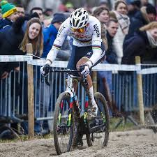 Mittlerweile ist auch klar, warum. Van Der Poel Stoppt Auch Kein Sturz Im Karussell Radsport News Com