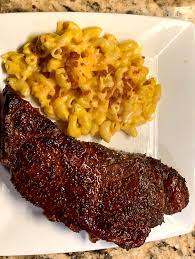 Wondering what goes with mac and cheese? Steak And Mac N Cheese Homemade Food