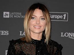 Heureuse en couple avec hugo philip, caroline receveur ne compte, malgré tout, pas se faire passer la bague au doigt. Caroline Receveur Apres Son Mariage Surprise Un Nouveau Chapitre De Sa Vie