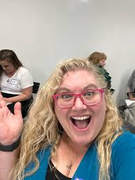 Just turned 30 single and ready to mingle 🔥 recently I retired for the  first time in my life and I fill my time traveling around the world (love  experiencing new places