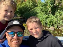 Wishing happy birthday to a friend