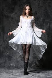 Les robes gothiques officielles sont généralement. Robe Gothique Blanche Recouverte De Dentelle Dark In Love