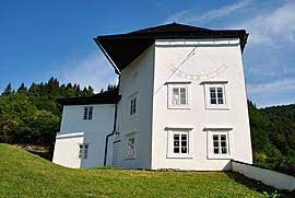 Although its permanent population does not exceed 200 people, a picturesque historic village, situated. Spania Dolina Wikipedia