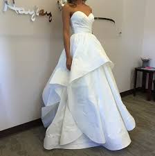 We have hundreds of preloved and second hand wedding dresses from leading designers to choose from, with more listed every day. S S