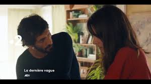 Poti vedea toate episoadele acestuia la cea mai buna calitate si fara limitari. La Derniere Vague Tire Sa Reverence Ce Soir Sur France 2 Video
