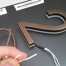 The luxello 5 brushed house numbers are made from a solid piece of aluminum that is cnc machined and finished with a clear anodized hard surface treatment for prolonged exterior usage. Luxello Led House Numbers Doityourself Com Community Forums