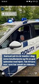 Fører blir tatt med inn for traktoren har stått parkert. Coronavirus Quaranavirus Twitter