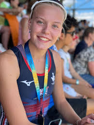 Heidi Bray's Instagram, Twitter & Facebook