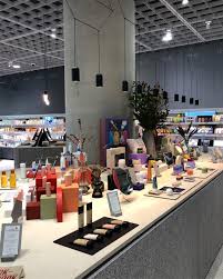 Beautiful Cosmetics Store Amorepacific Official Amore Pacific Amore Amorepacific Amorestore Amorepacificmuseumo Cosmetic Store Amore Pacific Beautiful