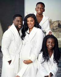 Kevin Hart S Pregnant Wife Eniko Shares New Family Photo With His Kids Family Photo Outfits Family Photo Outfits Winter Kevin Hart Wife