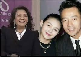 Theo apple daily, nữ diễn viên từ hy viên xác nhận cô và chồng là doanh nhân uông tiểu phi đang tiến hành các thủ tục ly hôn. Tkiu3x7t4rycsm