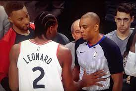 Kawhi leonard isn't the only player with enormous hands to grace the league. Kawhi Leonard Hand Size Referee For Comparison Torontoraptors
