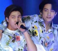 Pin By Sezal Lamba On Bts And Kpop In 2020 Bts Lockscreen Bangtan Namjoon
