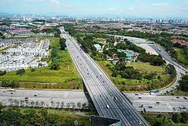 Setia alam is also accessible from the federal highway and klang via jalan meru. Shah Alam Expressway Gamuda Berhad