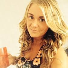 Leanne Ross's Instagram, Twitter & Facebook