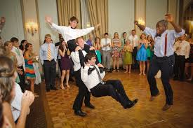 ¡algunas bodas son románticas, otras son divertidas! Divertidas Ideas Para Entretener A Los Invitados De La Boda Juegos Boda Boda Organizar Boda