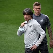 Check out the latest pictures, photos and images of toni kroos. Toni Kroos Could Be Pulling The Strings On Thomas Muller And Mats Hummels Returning To Germany Bavarian Football Works