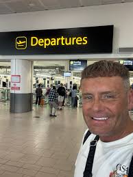 Off we go again 🫶🏼💙 Absolutely living my dream and sharing it with my  favourite person in the whole wide world Sam Jo Hunt ❤️