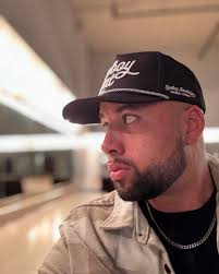 Last weekend was a blast and reminded me of my deep need to sing, perform,  and share my music with the world. Here's to pursuing my passion and  sharing my story with