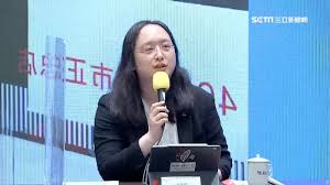 麻腮风三联疫苗（英語：measles mumps and rubella vaccine, mmr），港澳台译为麻疹腮腺炎德國麻疹混合疫苗，，大陆简稱麻腮风疫苗，是预防麻疹、腮腺炎、风疹（德國麻疹）的疫苗，由三種疾病病毒的活性減毒性病毒混合而成，是以注射的方式施打疫苗。 64uo2hoxarp 2m