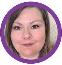 Laurel Knox's Instagram, Twitter & Facebook